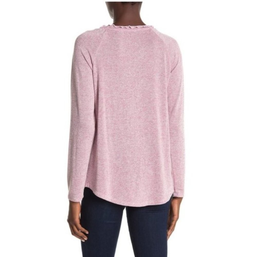 🎁 Gibson Ruffled Edge Raglan Pullover - Picture 2 of 6